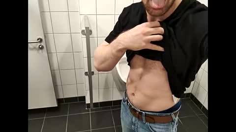 kingggamg99 online show from November 8, 2025, 10:48 am