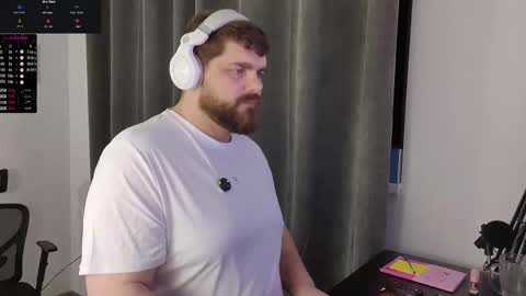 Snapshot of kingmarti chatting on December 15, 2025, 12:09 pm Marti online show from December 15, 2025, 12:09 pm