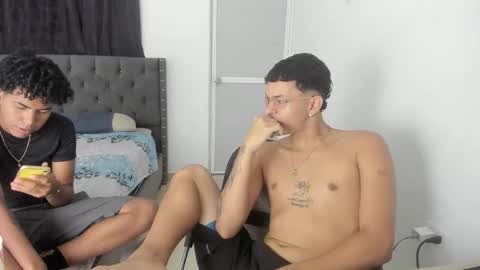 DOMINANT ALPHA KINGS online show from October 20, 2025, 10:43 pm