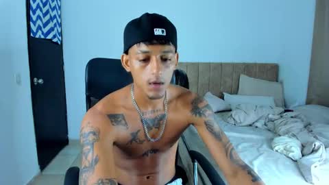 DOMINANT ALPHA KINGS online show from October 28, 2025, 10:34 pm