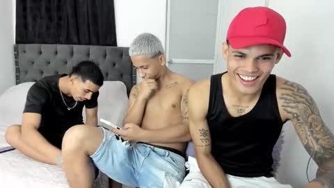 DOMINANT ALPHA KINGS online show from November 30, 2025, 10:47 pm