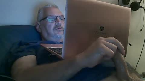kingtongue10 online show from September 22, 2025, 11:45 am