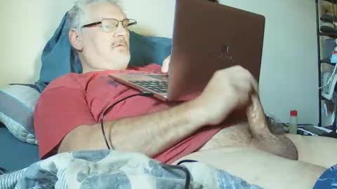 kingtongue10 online show from November 4, 2025, 6:29 pm