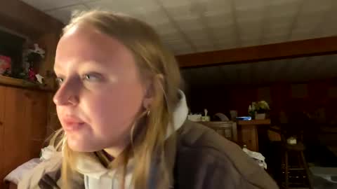 kinkikittiekat online show from January 5, 2025, 4:04 am