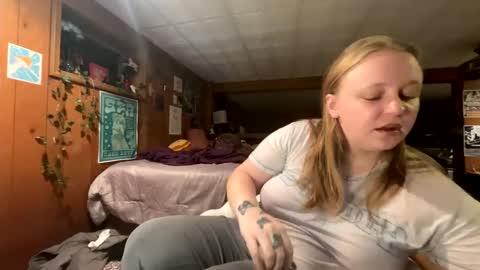 kinkikittiekat online show from February 6, 2025, 11:15 pm