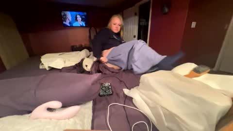 kinkikittiekat online show from May 16, 2026, 4:20 am