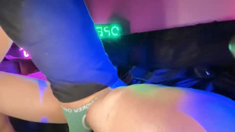 Snapshot of kinksss4all chatting on December 19, 2025, 5:25 am KinkPLAY9 online show from December 19, 2025, 5:25 am