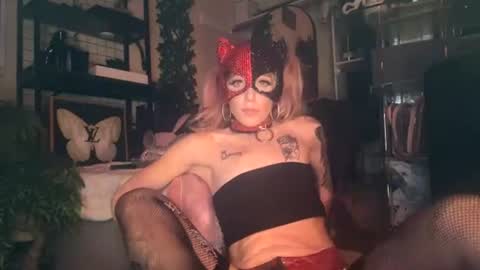 Kinky K80 online show from July 16, 2026, 12:22 pm