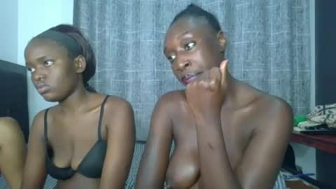kinky_leila online show from July 1, 2026, 10:42 pm
