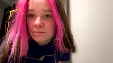 kinkykitty1997 online show from April 2, 2026, 3:48 am