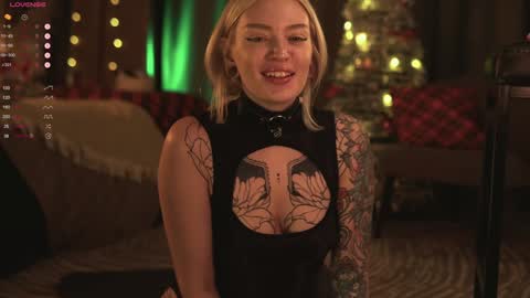 kinkylina_ online show from December 30, 2024, 10:43 am