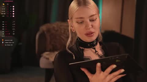 kinkylina_ online show from February 22, 2025, 2:19 pm