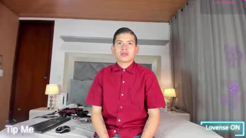 kinkypetite1 online show from October 21, 2025, 11:33 am