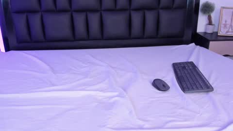 kiomi_san online show from February 4, 2025, 10:02 pm