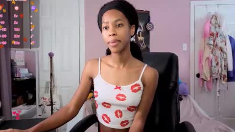 Kira21 13 online show from November 19, 2025, 4:18 pm