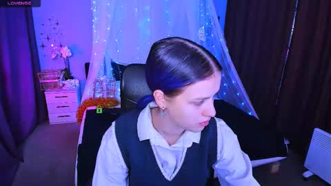 Kira  online show from January 18, 2026, 9:29 pm