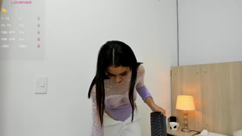 Snapshot of kira_dubois chatting on April 13, 2026, 11:32 pm Kira online show from April 13, 2026, 11:32 pm
