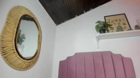 kira_exe online show from February 2, 2026, 11:42 am