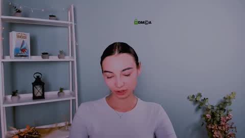 kira_light__ online show from October 20, 2025, 2:17 pm