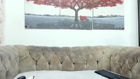 kira online show from February 26, 2025, 11:52 am