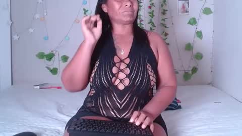 kira-squir online show from September 14, 2025, 10:42 pm