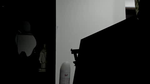 kira-squir online show from November 1, 2025, 3:52 am