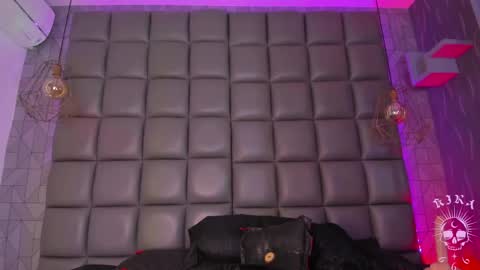 Kira  online show from April 18, 2026, 5:11 am