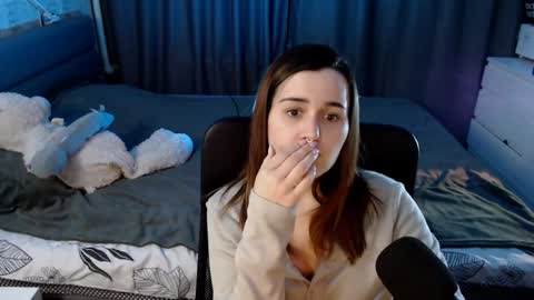 Kira  follow me  online show from December 12, 2024, 1:21 am