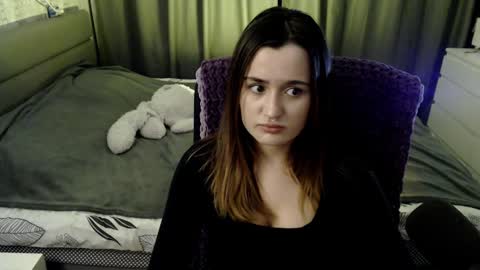 Kira  follow me  online show from December 20, 2024, 1:36 am