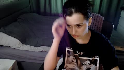 Kira  follow me  online show from December 31, 2024, 9:50 pm