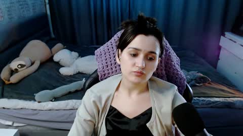 Kira  follow me  online show from February 2, 2025, 1:45 am