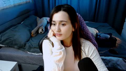 Kira  follow me  online show from February 6, 2025, 12:43 am