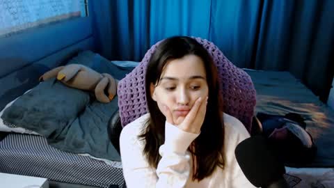 Kira  follow me  online show from February 6, 2025, 3:48 am