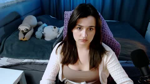 Kira  follow me  online show from February 6, 2025, 2:15 pm