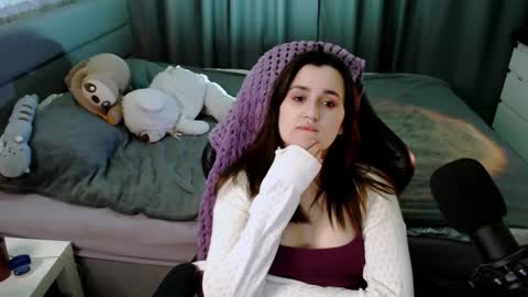 Kira  follow me  online show from March 2, 2025, 5:14 pm