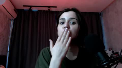 Kira  follow me  online show from May 15, 2026, 11:23 pm