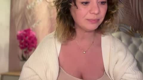 KiraDivine online show from March 24, 2026, 1:16 pm