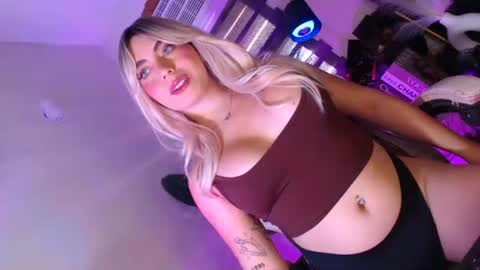 Its your girl KIRA online show from October 4, 2025, 2:20 am