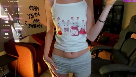 Kira online show from October 18, 2025, 8:42 pm