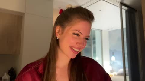 Kira online show from March 24, 2026, 5:40 pm