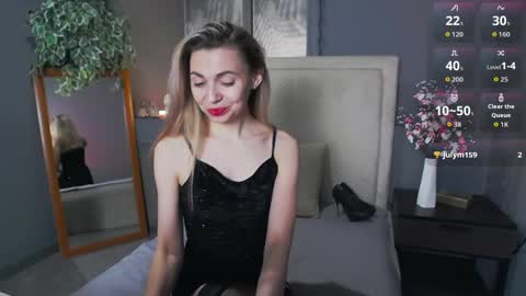 KiraNigt online show from April 5, 2026, 1:36 am