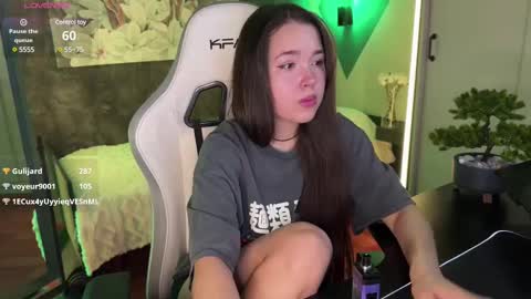 Kira online show from February 25, 2025, 2:33 pm