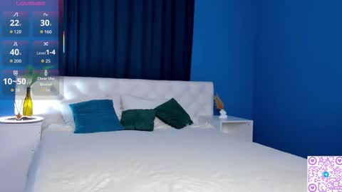 KiraSun online show from September 22, 2025, 12:29 pm