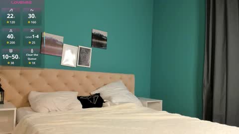 KiraSun online show from October 1, 2025, 12:22 pm