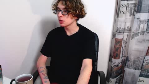 Snapshot of kiriae21 chatting on January 6, 2025, 11:52 pm Alan online show from January 6, 2025, 11:52 pm