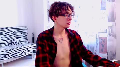 Snapshot of kiriae21 chatting on March 9, 2025, 12:31 pm Alan online show from March 9, 2025, 12:31 pm