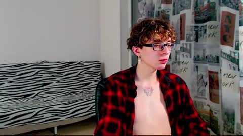 Snapshot of kiriae21 chatting on March 10, 2025, 8:01 pm Alan online show from March 10, 2025, 8:01 pm