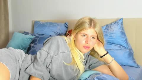Kira online show from June 1, 2026, 8:54 pm