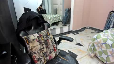 kriss online show from September 15, 2025, 12:38 pm