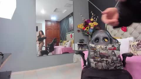 kriss online show from December 15, 2025, 9:41 pm